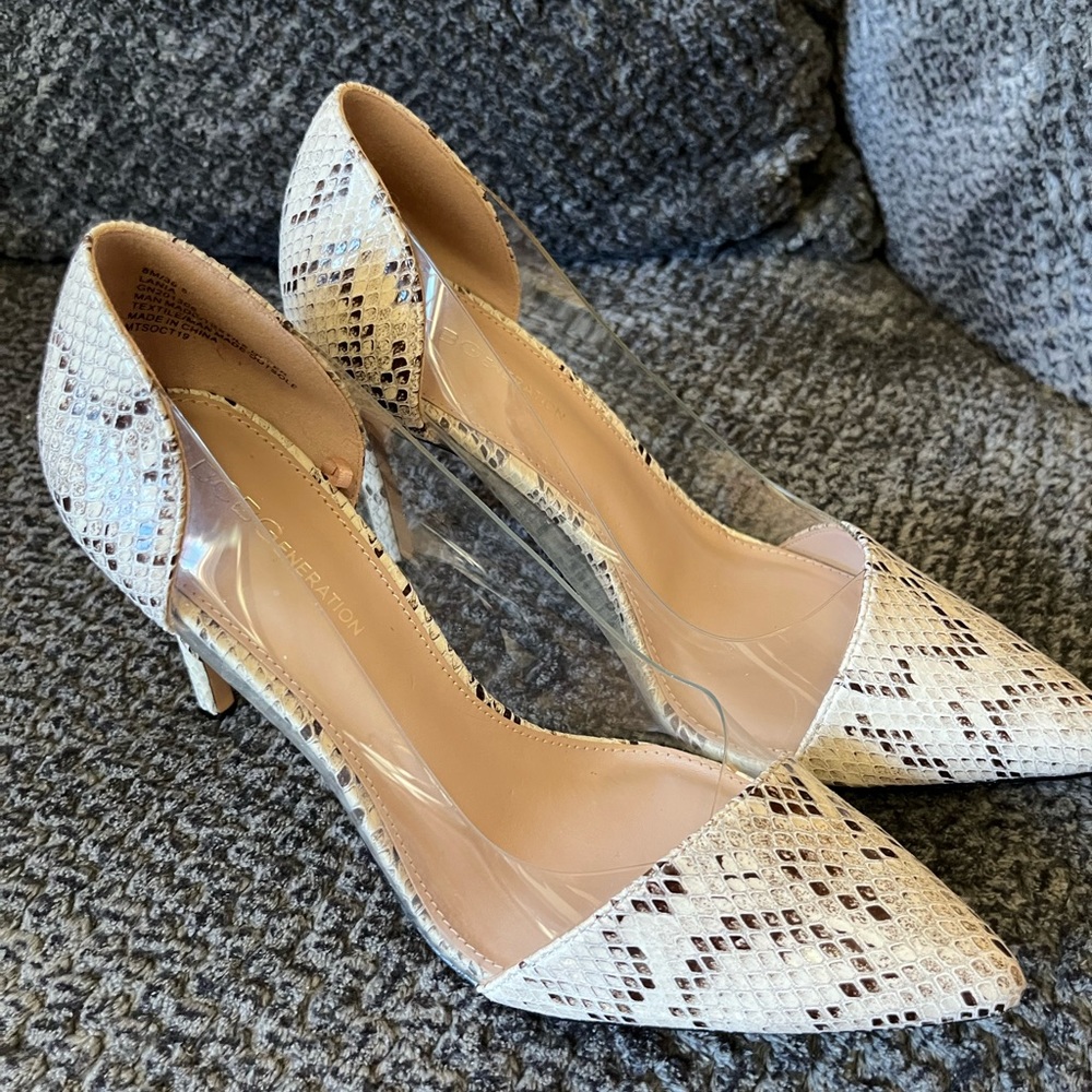 Bcbgeneration Pointed Toe Pump - Picture 4 of 5